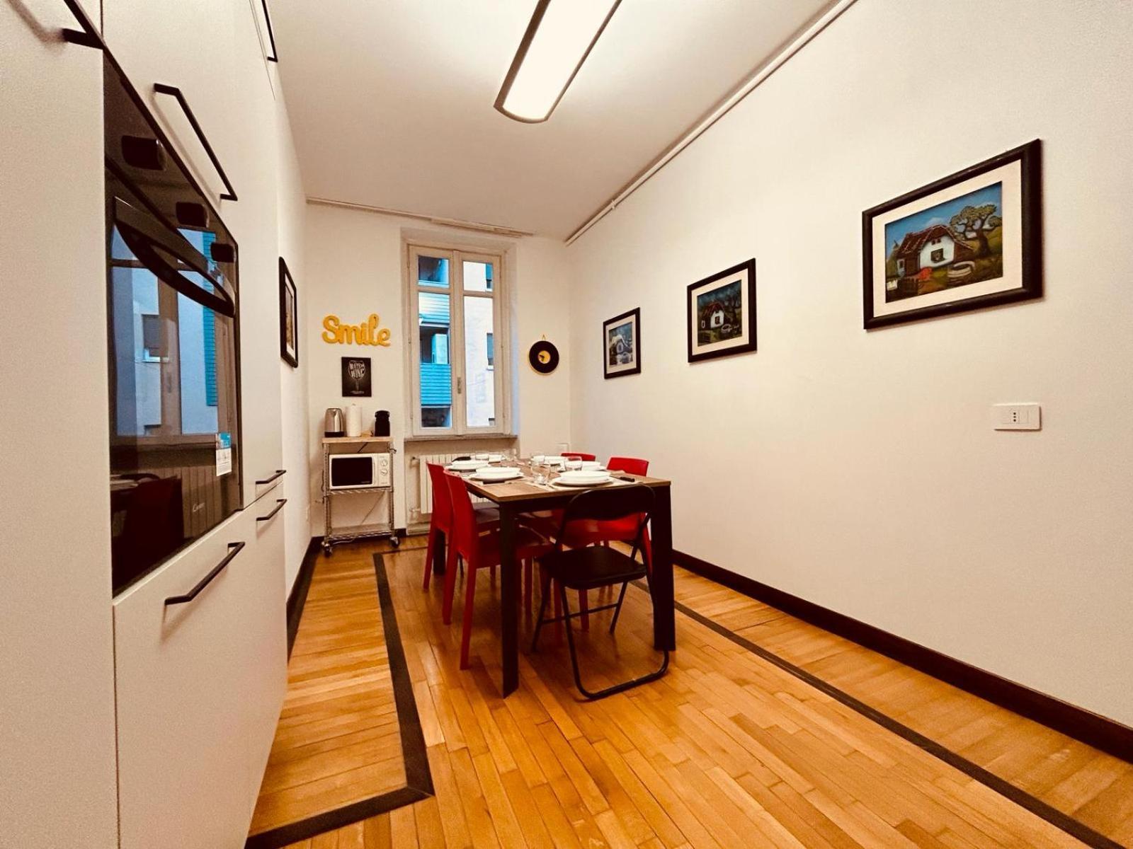 Kibilu - Via Medaglie D'Oro Centro Citta Con Parcheggio Apartment Varese Bagian luar foto