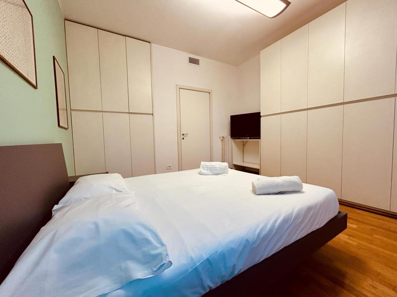 Kibilu - Via Medaglie D'Oro Centro Citta Con Parcheggio Apartment Varese Bagian luar foto