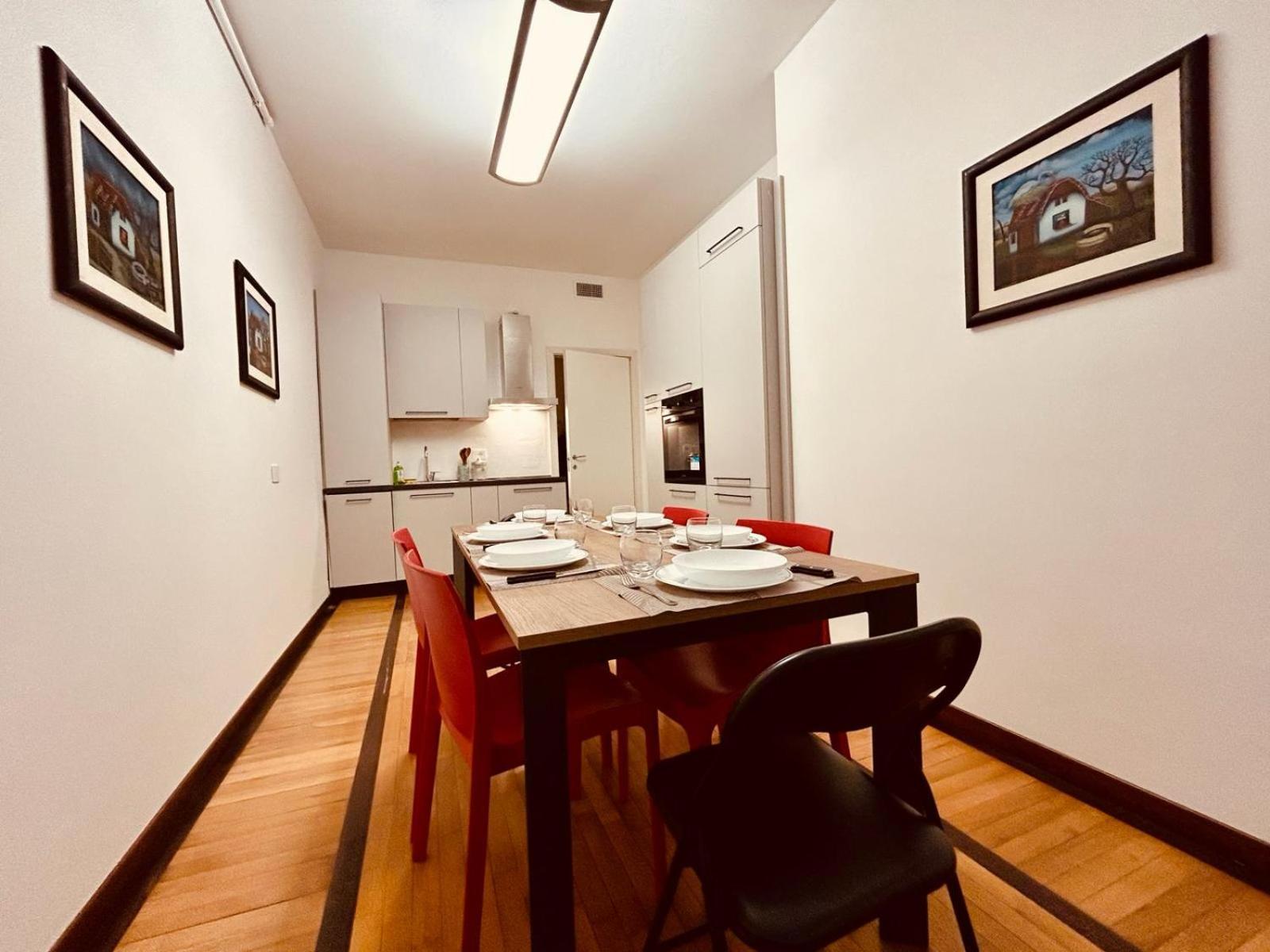 Kibilu - Via Medaglie D'Oro Centro Citta Con Parcheggio Apartment Varese Bagian luar foto