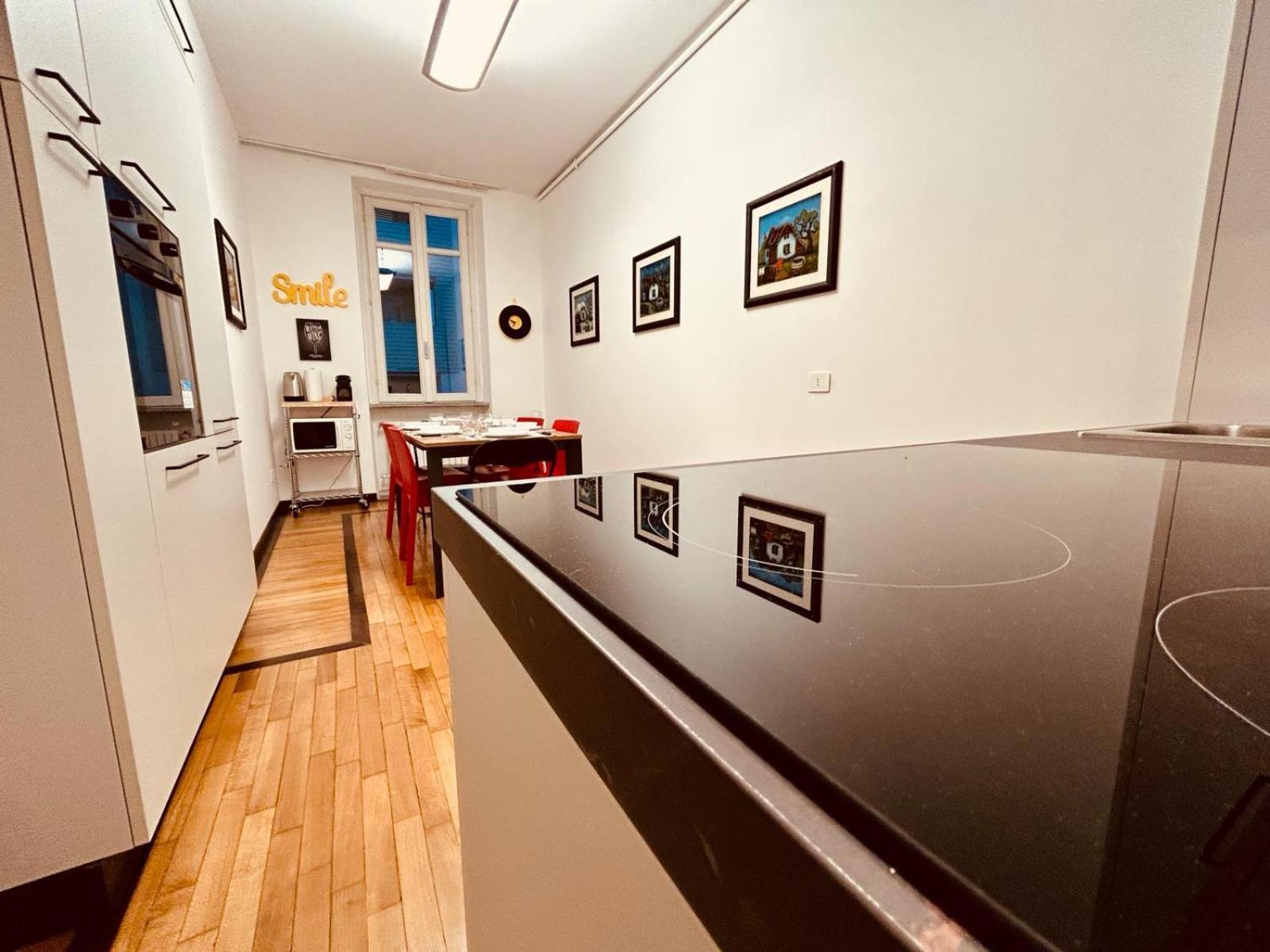 Kibilu - Via Medaglie D'Oro Centro Citta Con Parcheggio Apartment Varese Bagian luar foto