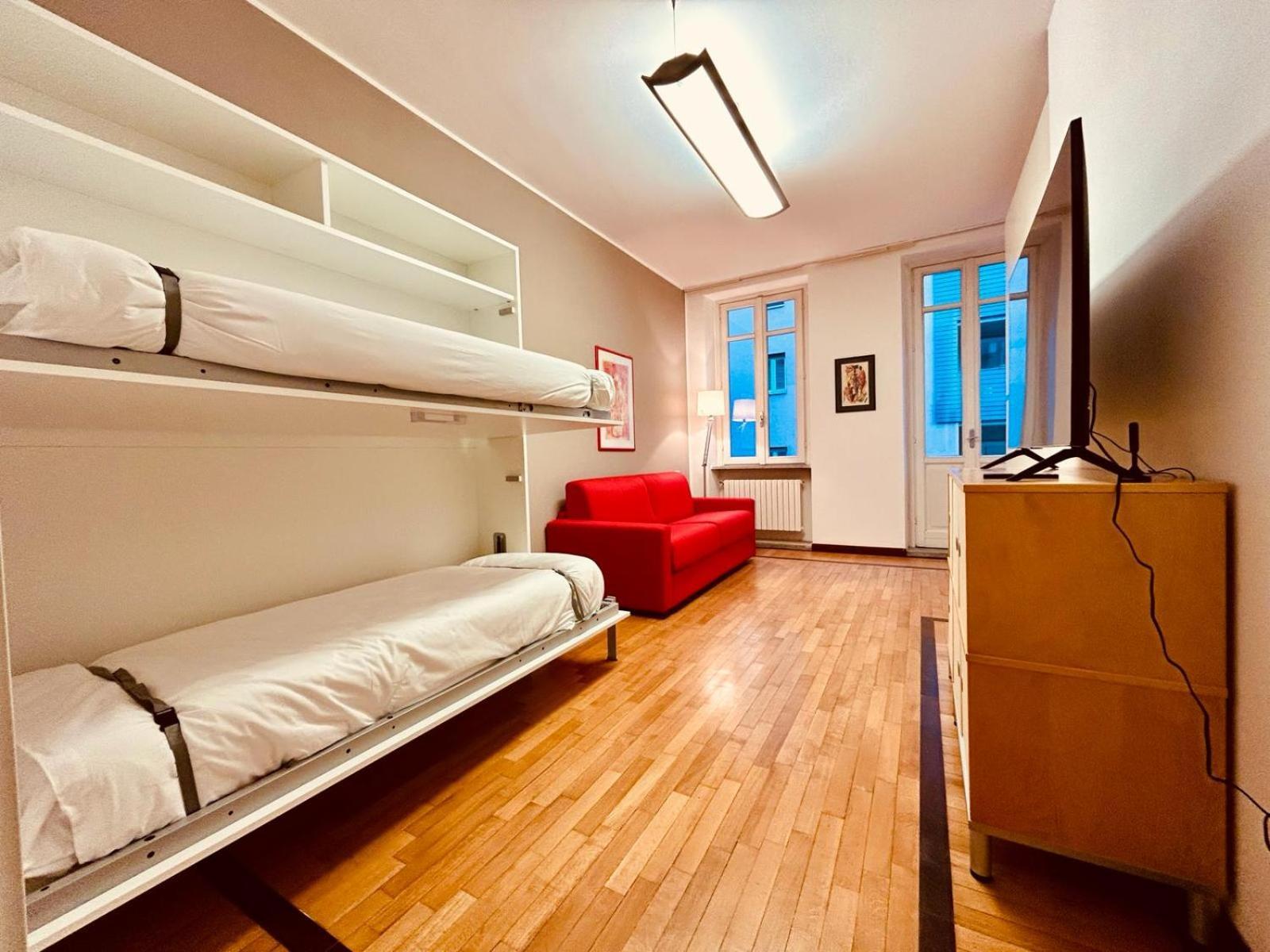 Kibilu - Via Medaglie D'Oro Centro Citta Con Parcheggio Apartment Varese Bagian luar foto