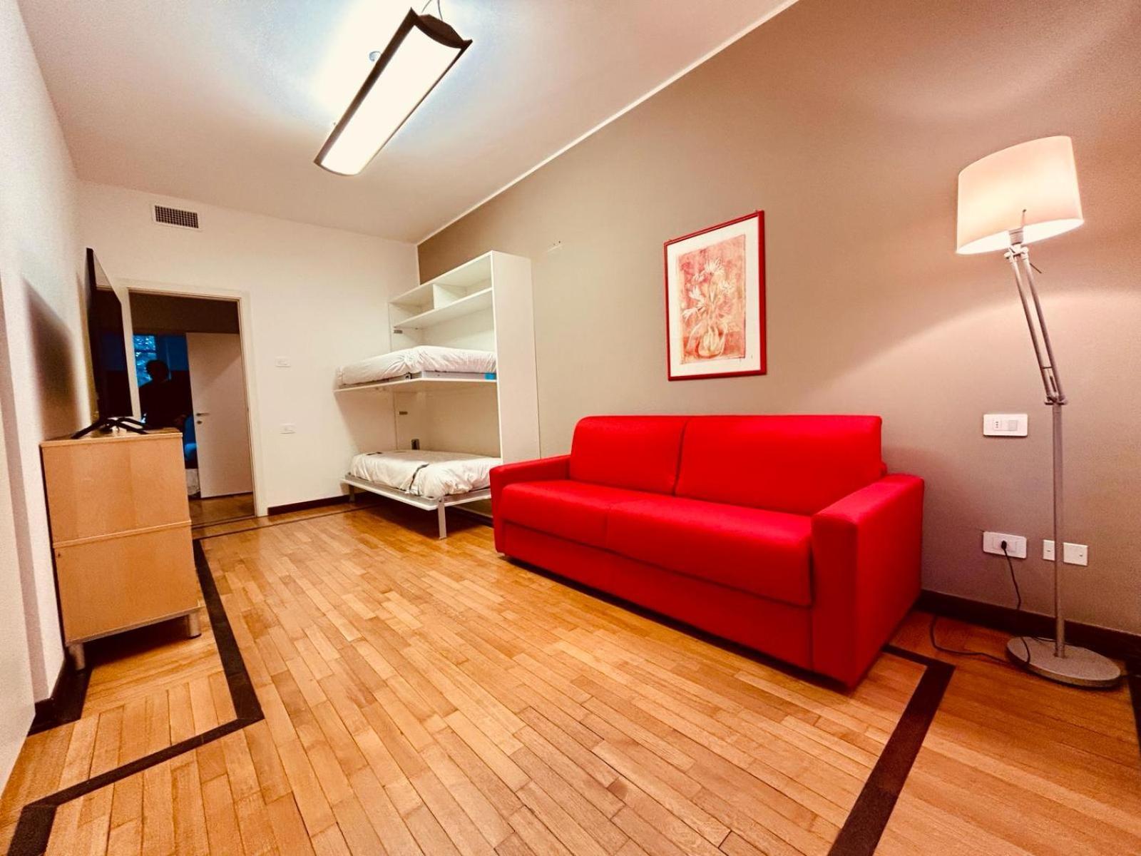 Kibilu - Via Medaglie D'Oro Centro Citta Con Parcheggio Apartment Varese Bagian luar foto
