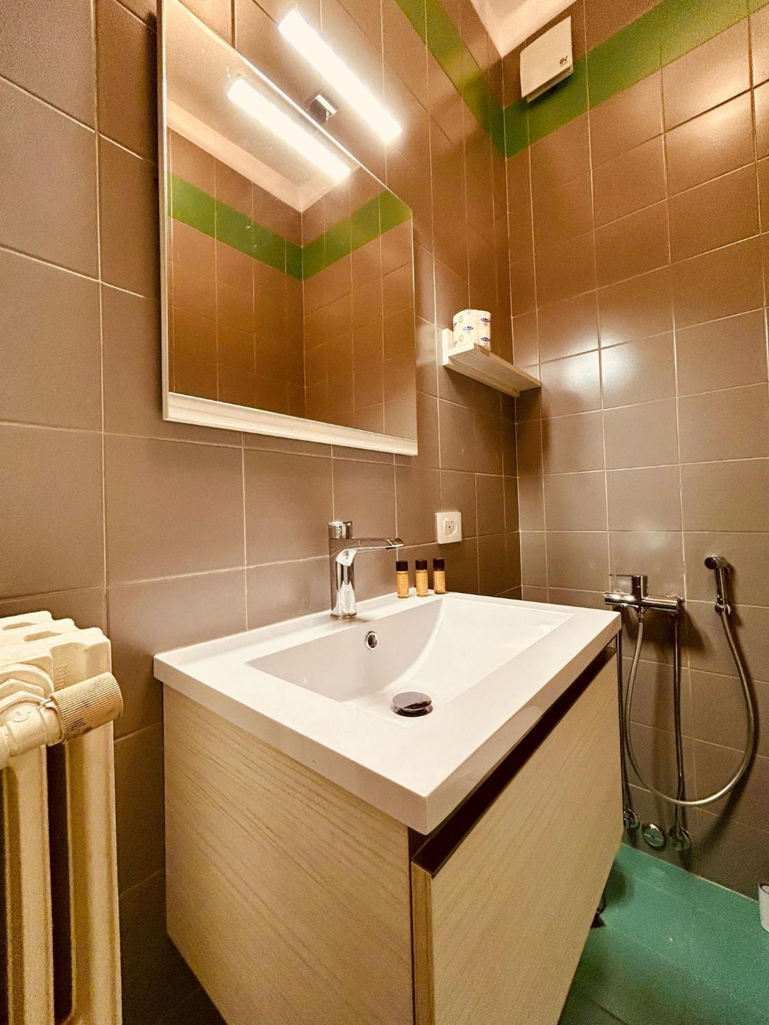 Kibilu - Via Medaglie D'Oro Centro Citta Con Parcheggio Apartment Varese Bagian luar foto